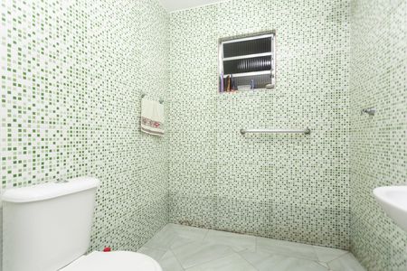 Banheiro  de casa à venda com 1 quarto, 150m² em Limoeiro, São Paulo