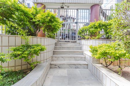 Apartamento à venda com 150m², 4 quartos e 2 vagas Apartamento à venda com 150m², 4 quartos e 2 vagasHall de entrada