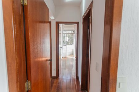 Apartamento à venda com 150m², 4 quartos e 2 vagas Apartamento à venda com 150m², 4 quartos e 2 vagasCorredor