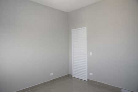 Quarto de apartamento para alugar com 1 quarto, 50m² em Jardim Santo Eduardo, Embu das Artes