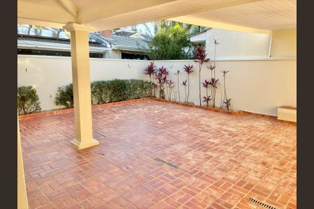 Casa de condomínio para alugar com 185m², 4 quartos e 3 vagas Casa de condomínio para alugar com 185m², 4 quartos e 3 vagasÁrea externa