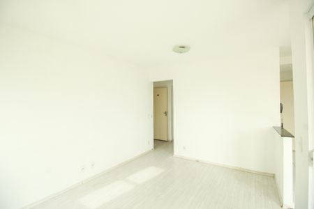 Sala de apartamento para alugar com 2 quartos, 55m² em Vila Eldizia, Santo André