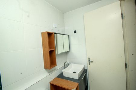 Apartamento à venda com 55m², 2 quartos e 1 vaga Apartamento à venda com 55m², 2 quartos e 1 vagaBanheiro