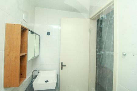 Apartamento à venda com 55m², 2 quartos e 1 vaga Apartamento à venda com 55m², 2 quartos e 1 vagaBanheiro