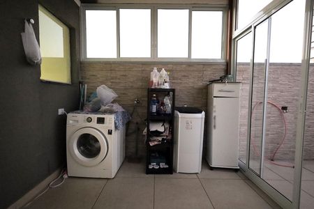 Casa à venda com 150m², 2 quartos e 2 vagas Casa à venda com 150m², 2 quartos e 2 vagasÁrea de Serviço
