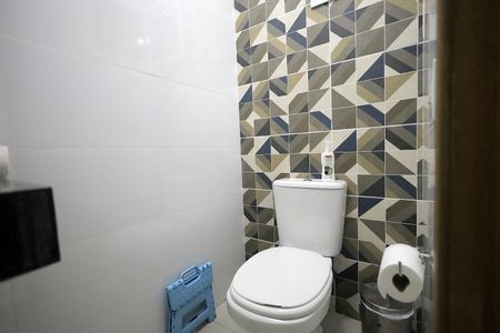 Casa à venda com 150m², 2 quartos e 2 vagas Casa à venda com 150m², 2 quartos e 2 vagasBanheiro