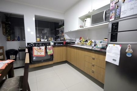 Casa à venda com 150m², 2 quartos e 2 vagas Casa à venda com 150m², 2 quartos e 2 vagasCozinha