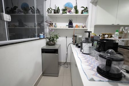 Casa à venda com 150m², 2 quartos e 2 vagas Casa à venda com 150m², 2 quartos e 2 vagasCozinha
