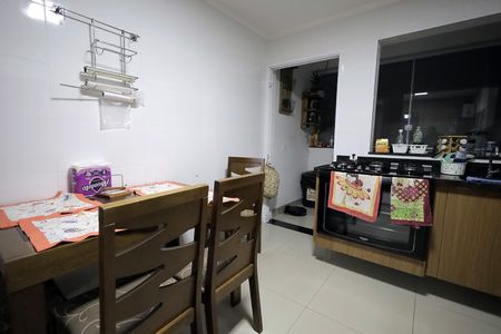 Casa à venda com 150m², 2 quartos e 2 vagas Casa à venda com 150m², 2 quartos e 2 vagasCozinha