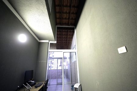 Casa à venda com 150m², 2 quartos e 2 vagas Casa à venda com 150m², 2 quartos e 2 vagasEscritório Cobertura