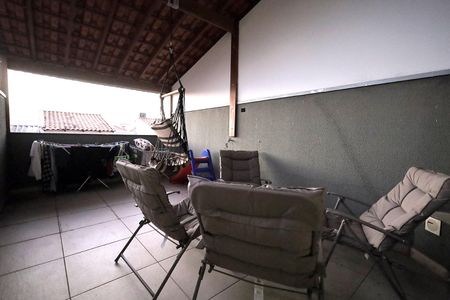 Casa à venda com 150m², 2 quartos e 2 vagas Casa à venda com 150m², 2 quartos e 2 vagasCobertura
