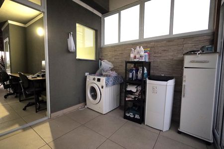Casa à venda com 150m², 2 quartos e 2 vagas Casa à venda com 150m², 2 quartos e 2 vagasÁrea de Serviço