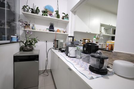 Casa à venda com 150m², 2 quartos e 2 vagas Casa à venda com 150m², 2 quartos e 2 vagasCozinha
