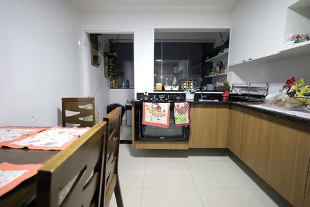 Casa à venda com 150m², 2 quartos e 2 vagas Casa à venda com 150m², 2 quartos e 2 vagasCozinha