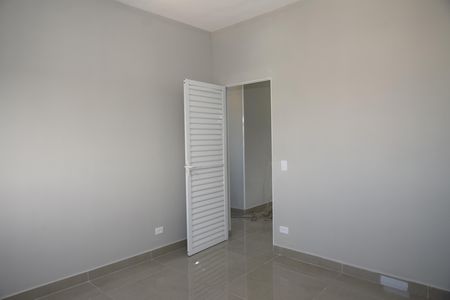 Quarto de apartamento para alugar com 1 quarto, 50m² em Jardim Santo Eduardo, Embu das Artes