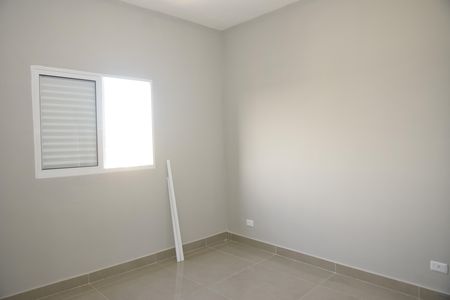 Quarto de apartamento para alugar com 1 quarto, 50m² em Jardim Santo Eduardo, Embu das Artes