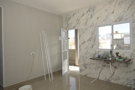 Cozinha de apartamento para alugar com 1 quarto, 50m² em Jardim Santo Eduardo, Embu das Artes