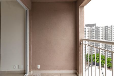 Apartamento à venda com 38m², 2 quartos e sem vaga Apartamento à venda com 38m², 2 quartos e sem vagaVaranda