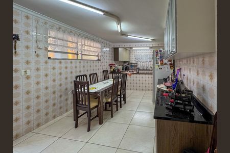 Casa para alugar com 226m², 4 quartos e 2 vagas Casa para alugar com 226m², 4 quartos e 2 vagasCozinha