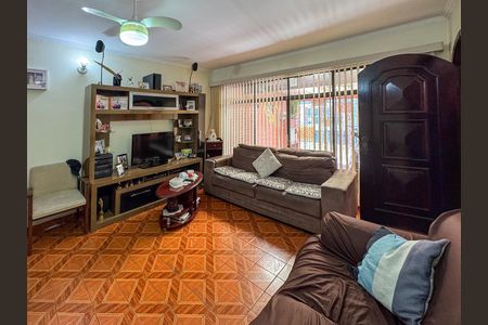 Casa para alugar com 226m², 4 quartos e 2 vagas Casa para alugar com 226m², 4 quartos e 2 vagasSala