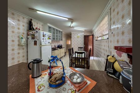 Casa para alugar com 226m², 4 quartos e 2 vagas Casa para alugar com 226m², 4 quartos e 2 vagasCozinha