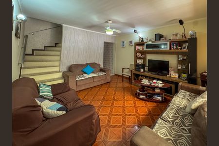 Casa para alugar com 226m², 4 quartos e 2 vagas Casa para alugar com 226m², 4 quartos e 2 vagasSala