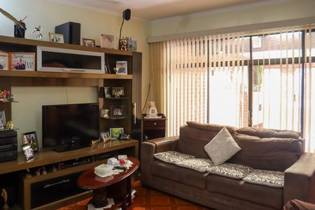 Casa para alugar com 226m², 4 quartos e 2 vagasSala