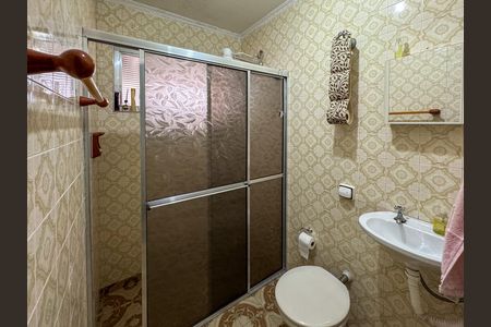 Casa para alugar com 226m², 4 quartos e 2 vagas Casa para alugar com 226m², 4 quartos e 2 vagasEdícula - Banheiro
