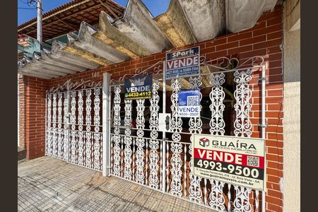 Casa para alugar com 226m², 4 quartos e 2 vagas Casa para alugar com 226m², 4 quartos e 2 vagasFachada