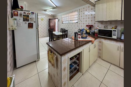 Casa para alugar com 226m², 4 quartos e 2 vagas Casa para alugar com 226m², 4 quartos e 2 vagasCozinha
