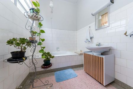 Apartamento para alugar com 97m², 3 quartos e sem vagaBanheiro