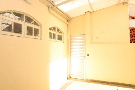 Casa para alugar com 80m², 2 quartos e 1 vagaÁrea de Serviço