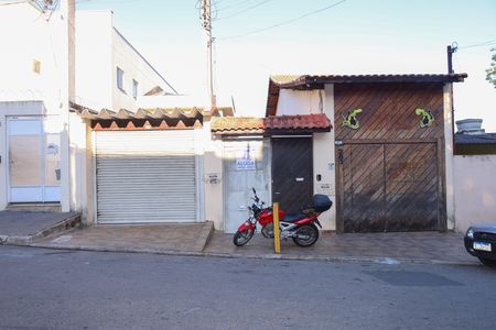 Casa para alugar com 80m², 2 quartos e 1 vaga Casa para alugar com 80m², 2 quartos e 1 vagaFachada do imóvel - Placa instalada na fachada do imóvel - Código da placa: MURN-14