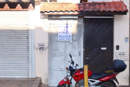 Casa para alugar com 80m², 2 quartos e 1 vaga Casa para alugar com 80m², 2 quartos e 1 vagaFachada do imóvel - Placa instalada na fachada do imóvel - Código da placa: MURN-14