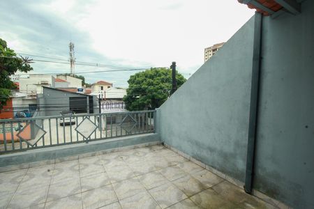 Casa para alugar com 120m², 3 quartos e 1 vaga Casa para alugar com 120m², 3 quartos e 1 vagaVaranda do Quarto