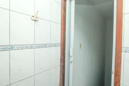 Casa para alugar com 120m², 3 quartos e 1 vaga Casa para alugar com 120m², 3 quartos e 1 vagaBanheiro - Edícula