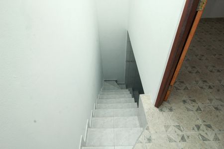 Casa para alugar com 120m², 3 quartos e 1 vaga Casa para alugar com 120m², 3 quartos e 1 vagaEscada - Edícula