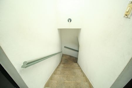 Casa para alugar com 120m², 3 quartos e 1 vaga Casa para alugar com 120m², 3 quartos e 1 vagaEscada