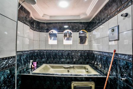 Casa à venda com 277m², 3 quartos e 1 vagaBanheiro da Suíte