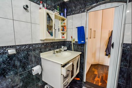Casa à venda com 277m², 3 quartos e 1 vagaBanheiro da Suíte