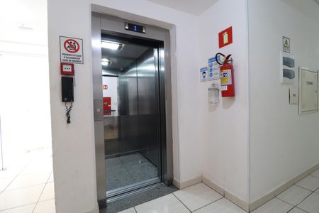 Apartamento para alugar com 69m², 2 quartos e 1 vagaElevador