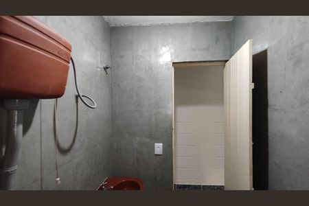 Banheiro de casa para alugar com 2 quartos, 40m² em Vila Perracini, Ferraz de Vasconcelos