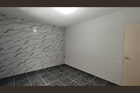 Quarto de casa para alugar com 2 quartos, 40m² em Vila Perracini, Ferraz de Vasconcelos