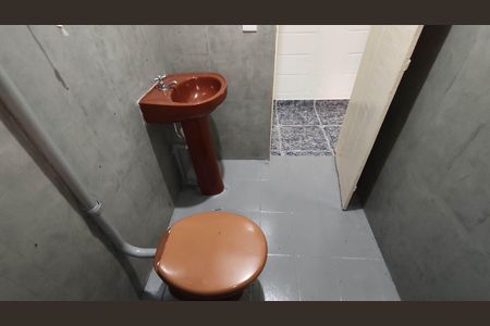 Casa para alugar com 40m², 2 quartos e sem vaga Casa para alugar com 40m², 2 quartos e sem vagaBanheiro