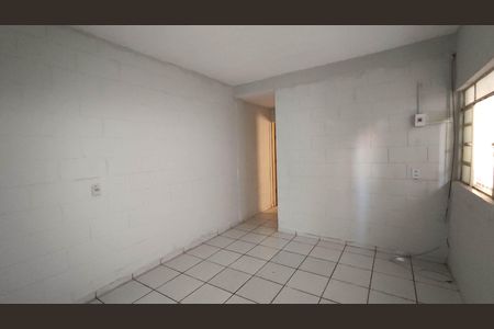 Casa para alugar com 40m², 1 quarto e sem vaga