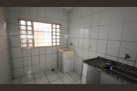 Casa para alugar com 40m², 1 quarto e sem vaga