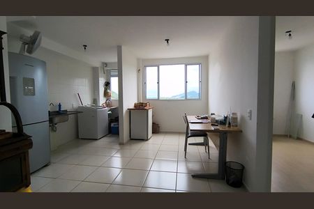 Sala de apartamento à venda com 2 quartos, 44m² em Barra Olímpica, Rio de Janeiro