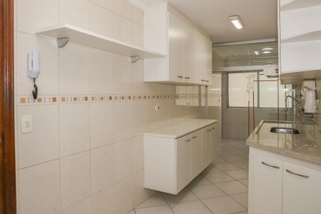 Apartamento à venda com 96m², 3 quartos e 2 vagas Apartamento à venda com 96m², 3 quartos e 2 vagasCozinha
