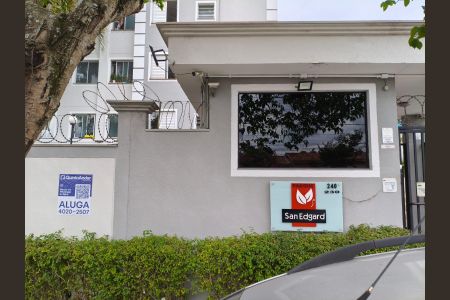Apartamento para alugar com 46m², 2 quartos e 1 vaga Apartamento para alugar com 46m², 2 quartos e 1 vagaFachada
