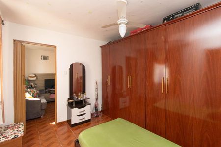 Casa à venda com 200m², 3 quartos e 3 vagas Casa à venda com 200m², 3 quartos e 3 vagasQuarto Casa 2